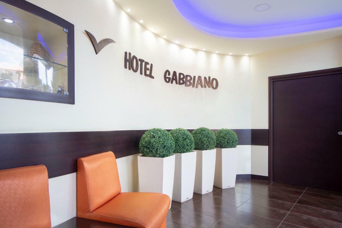 Hotel Gabbiano Mola di Bari Extérieur photo